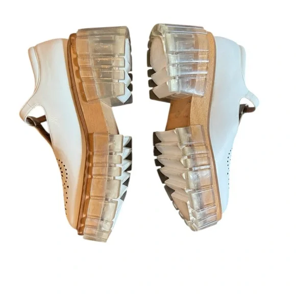 Stella McCartney white vegan leather Mary Jane platform shoes. Size 38 8